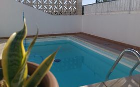 Moana Surf House